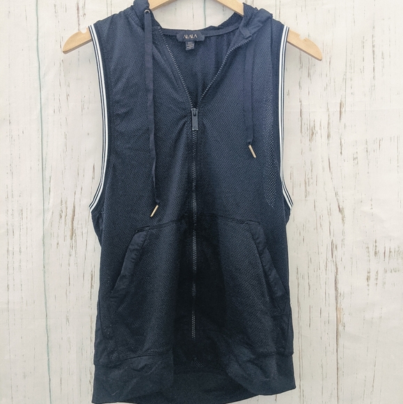 3/$20 Alala All Star Vest in Black - Picture 5 of 15